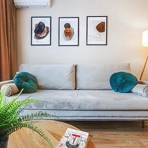 https://komfortowy-apartament-z-balkonem-i-parkingiem.hotelswroclaw.com